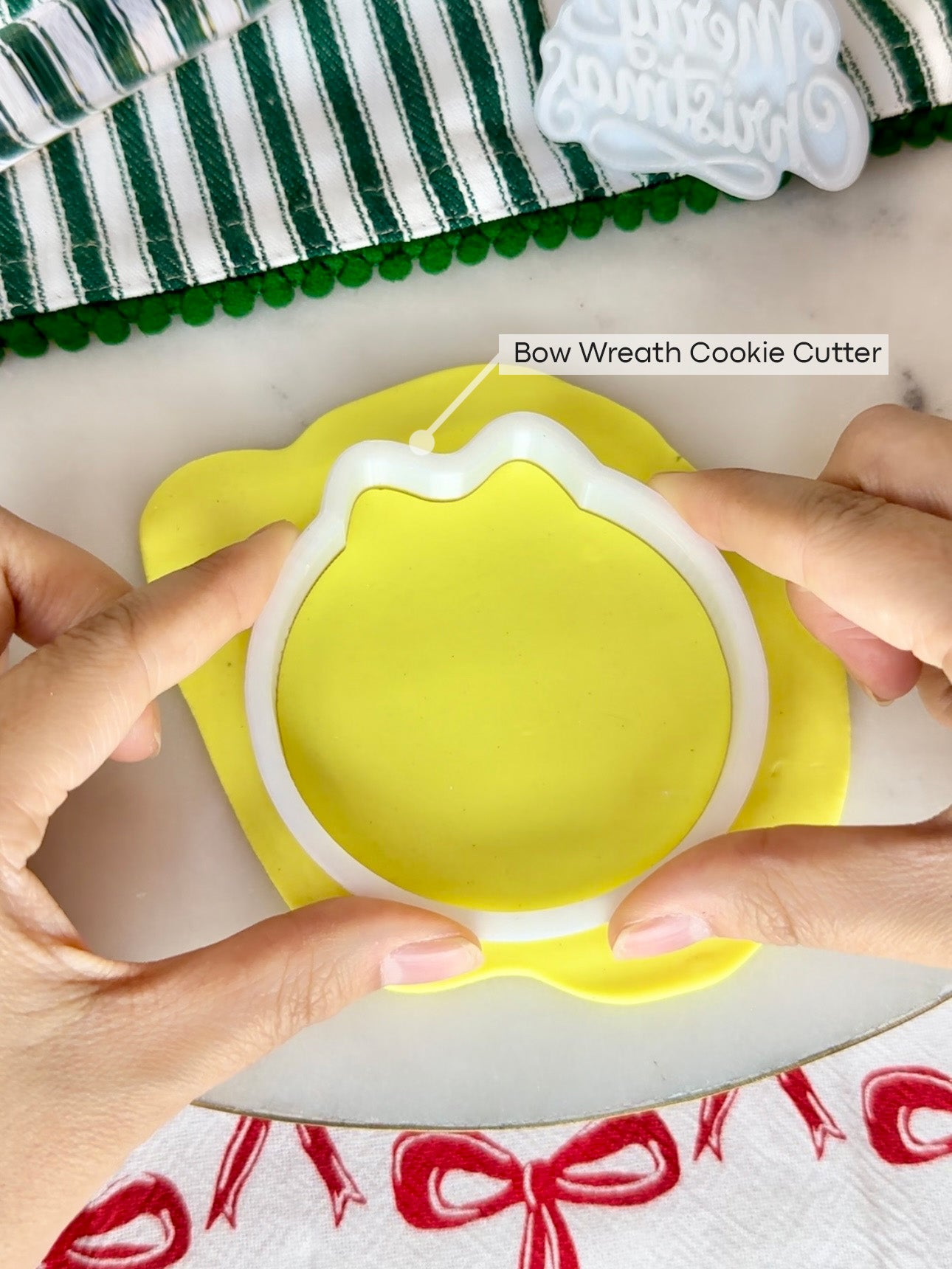 Wreath Cookie Cutter + Bow + Merry Christmas Letter Stamp Set