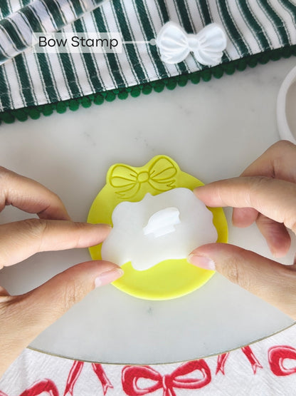 Wreath Cookie Cutter + Bow + Merry Christmas Letter Stamp Set